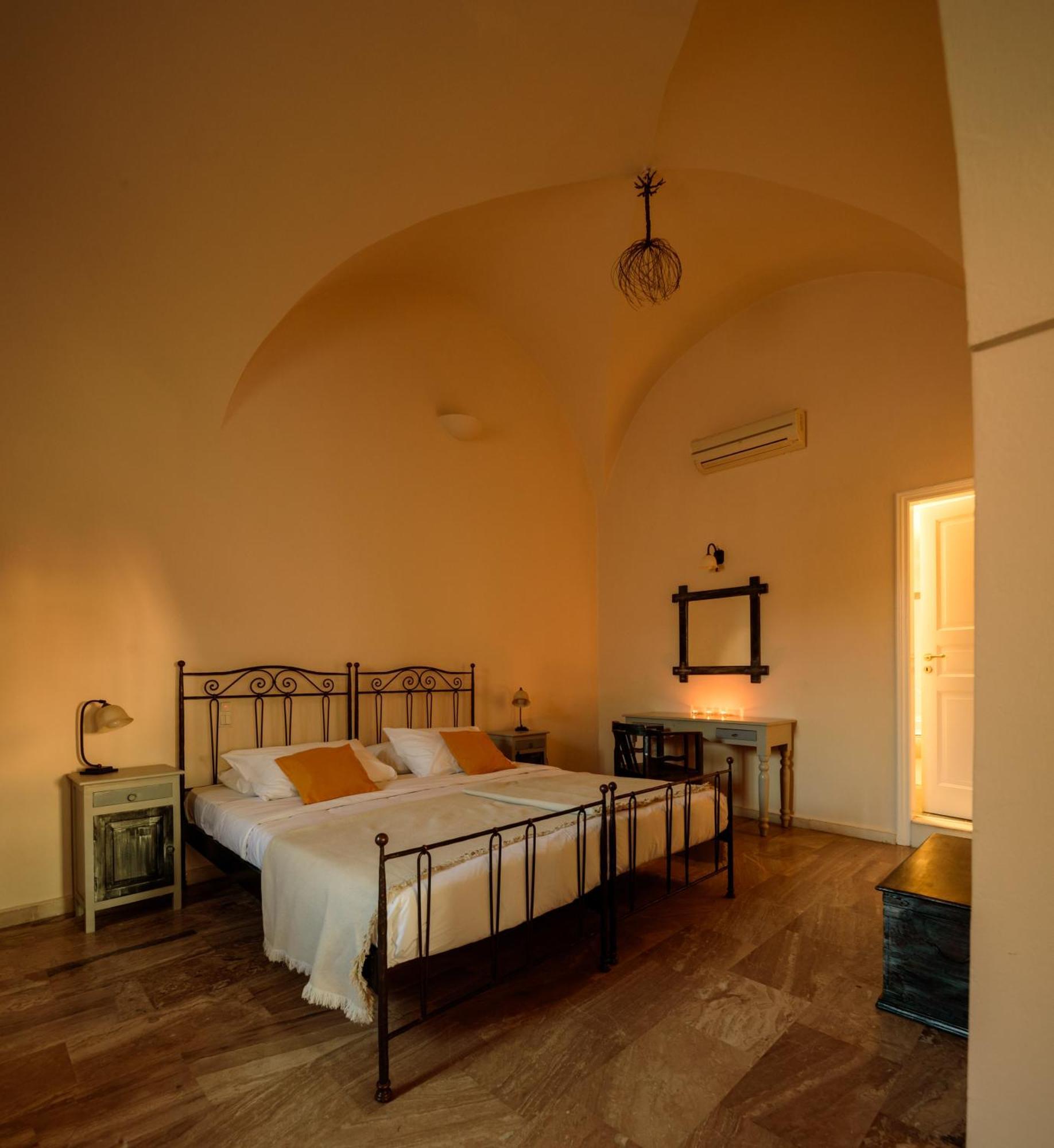 Hotel Ikio Concept Santorini Pýrgos Esterno foto