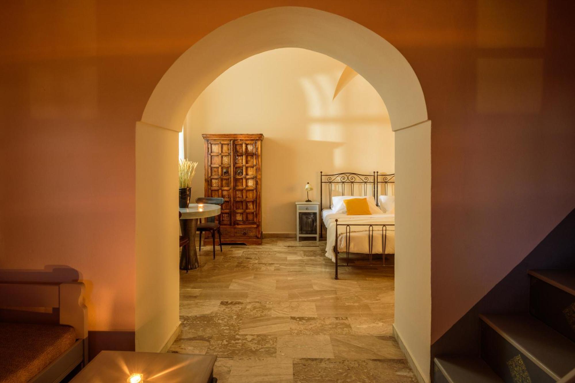 Hotel Ikio Concept Santorini Pýrgos Esterno foto