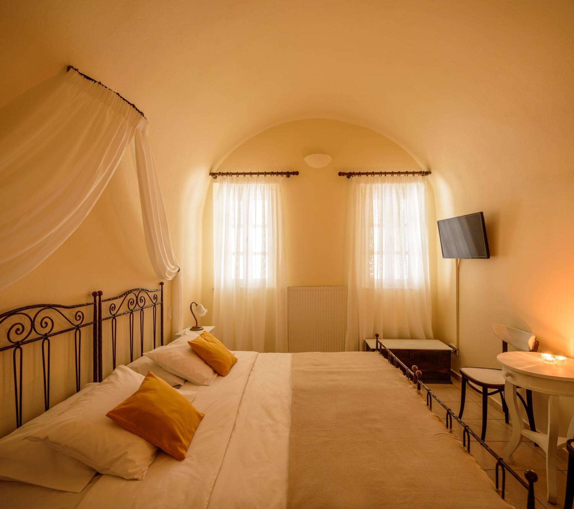 Hotel Ikio Concept Santorini Pýrgos Esterno foto